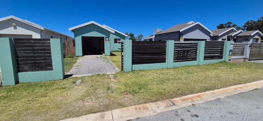 3 Bedroom Property for Sale in Overbaakens Eastern Cape